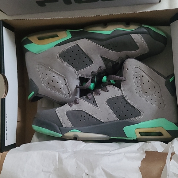 Jordan 6's. - Picture 1 of 4